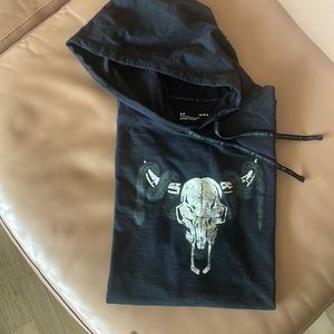 Men’s short sleeve hoodie. UA.  100% cotton in excellent condition. Washed.